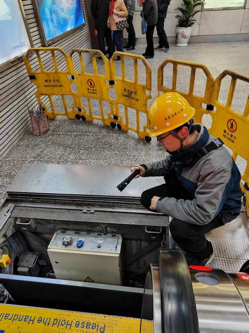 南京市特种设备安全监督检验研究院 特检新闻 实施安全检验,保障轨道